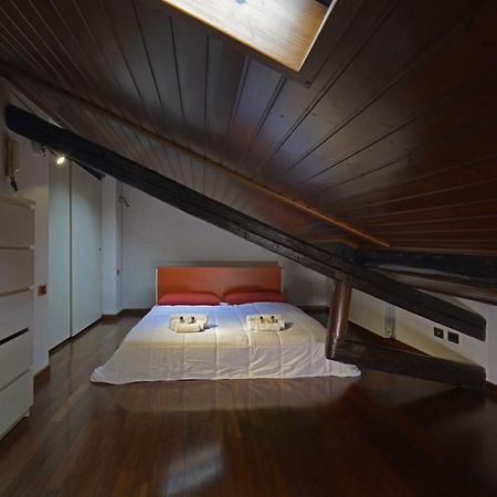 Cenisio - Corso Sempione Accogliente Mansarda Di Design Apartamento Milão Exterior foto