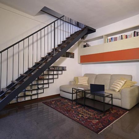 Cenisio - Corso Sempione Accogliente Mansarda Di Design Apartamento Milão Exterior foto