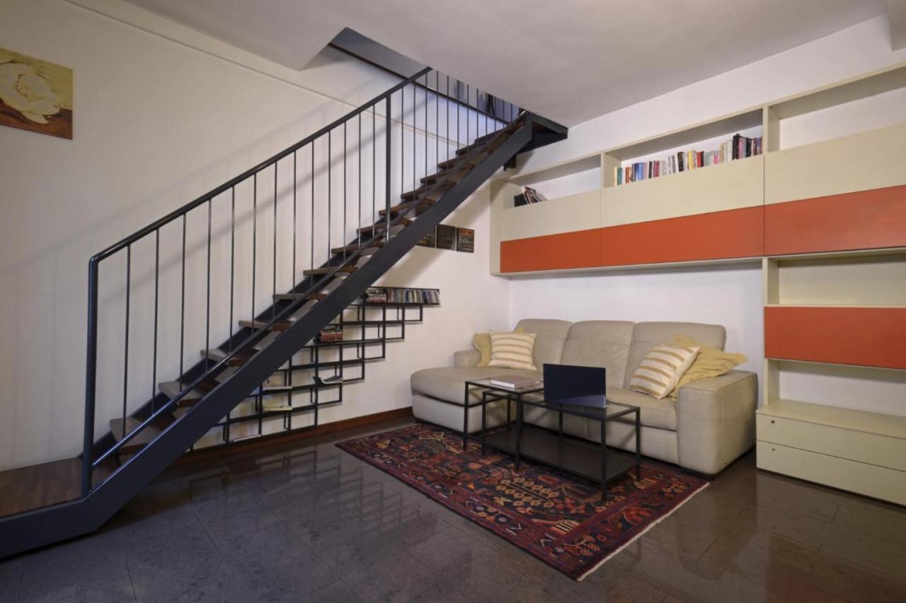 Cenisio - Corso Sempione Accogliente Mansarda Di Design Apartamento Milão Exterior foto
