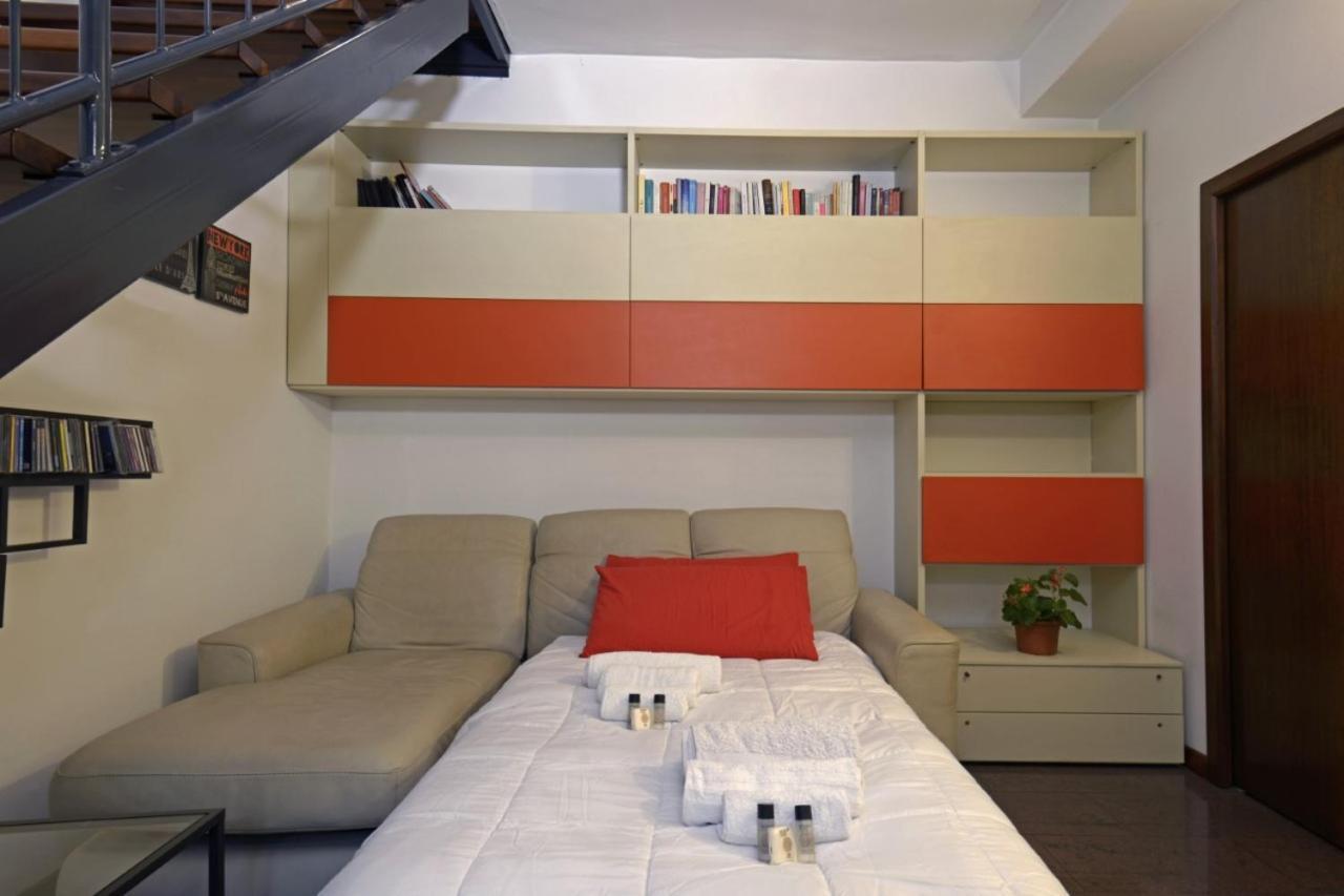 Cenisio - Corso Sempione Accogliente Mansarda Di Design Apartamento Milão Exterior foto